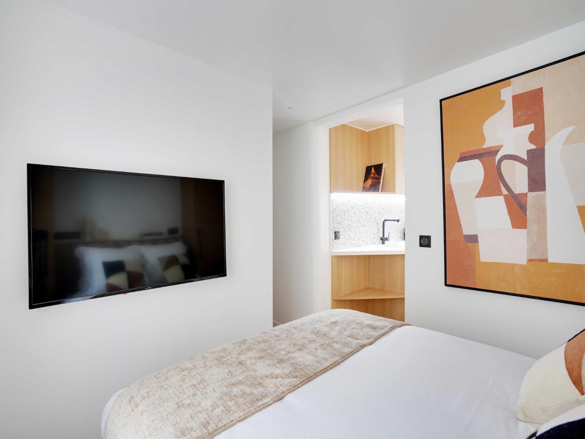 Modern With Balcony - 1br 2p - Saint Lazare *