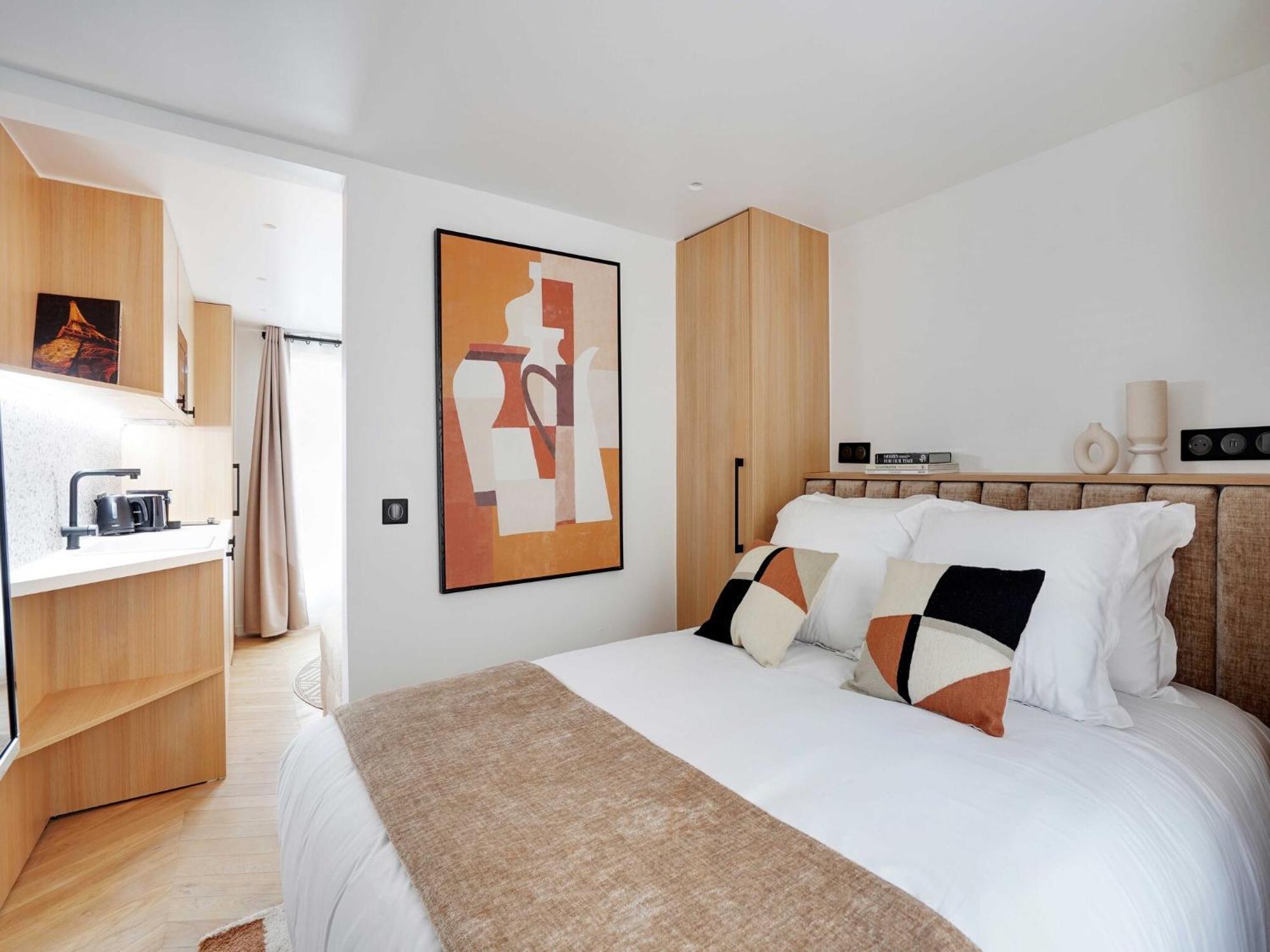 Modern With Balcony - 1br 2p - Saint Lazare Apartment Paris