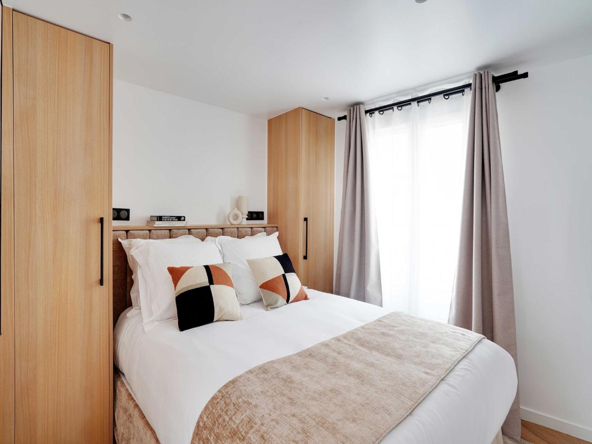 Modern With Balcony - 1br 2p - Saint Lazare *